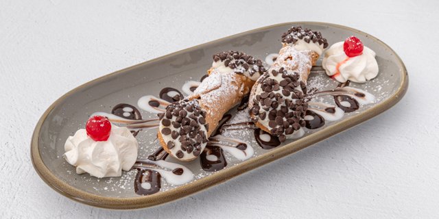 Sicilian Cannolis