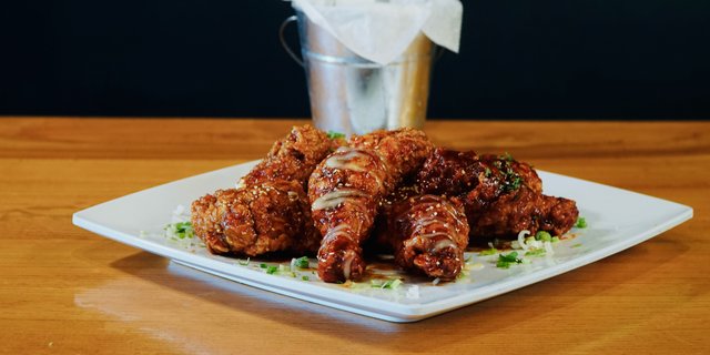 8 Wings