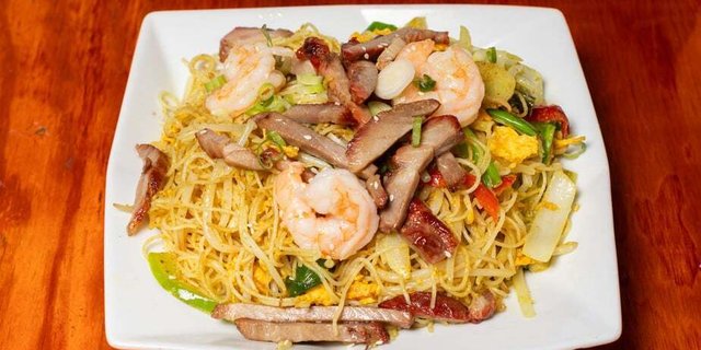 Spicy Singaporean Rice Noodles