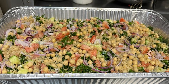 Kale, Quinoa & Chickpea Salad
