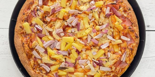 BBQ Hawaiian Pizza