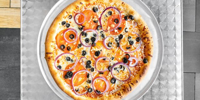 Mediterranean Pizza
