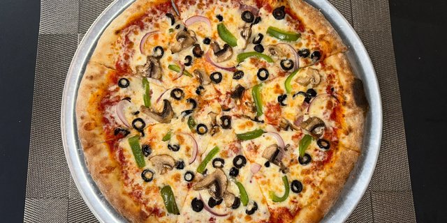 Veggie Deluxe Pizza