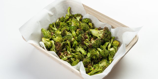 Oven Roasted Broccoli w/ Lemon Garlic Dressing