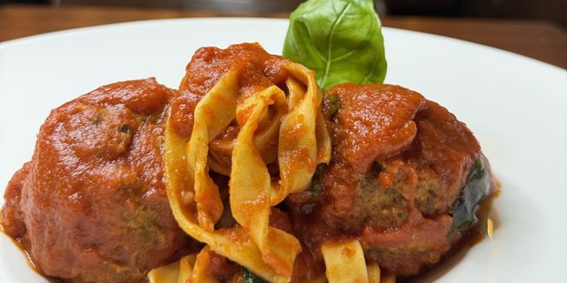 Tagliatelle Meatballs