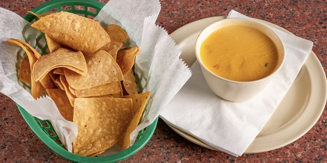 Chips & Queso