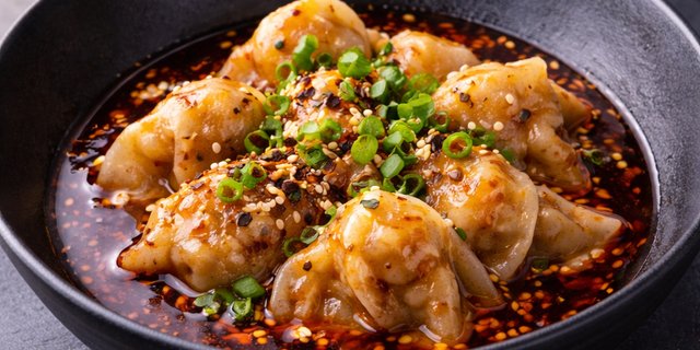 Chicken Red Oil Wonton Tray