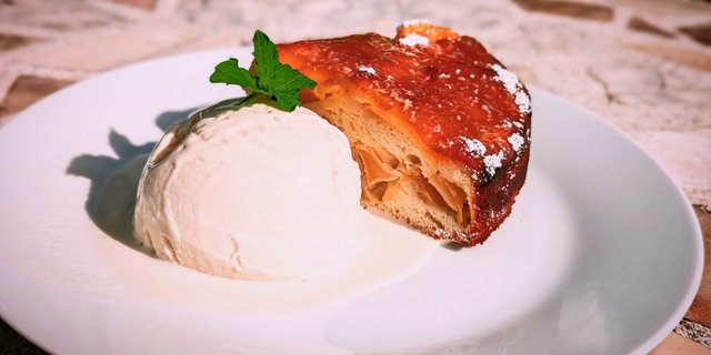 Homemade Apple Pie