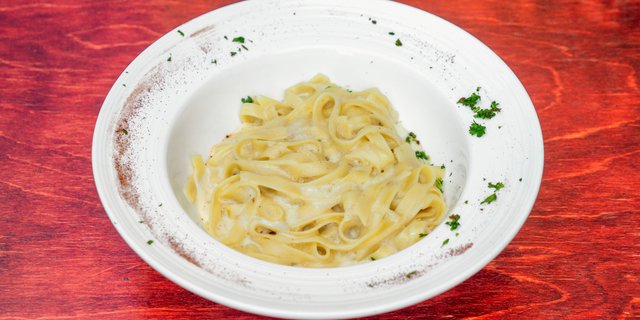 Fettuccine Alfredo