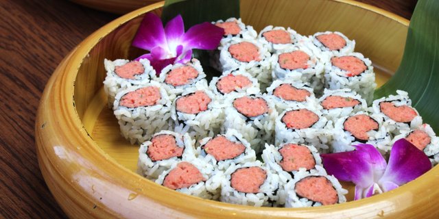 Spicy Tuna Roll Platter