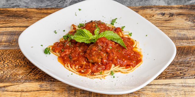 Spaghetti W/ Meatballs