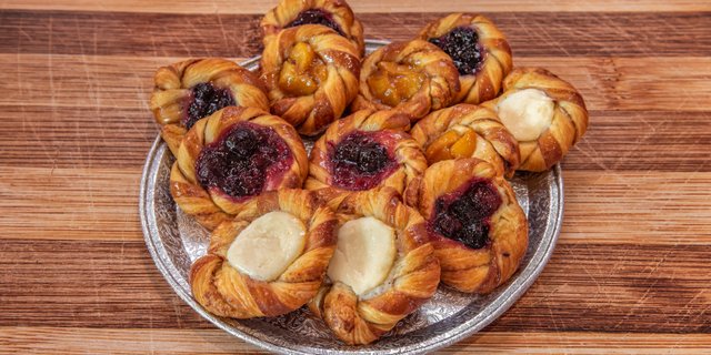 Dozen Cheese Danish