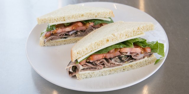 Classic Roast Beef Sandwich