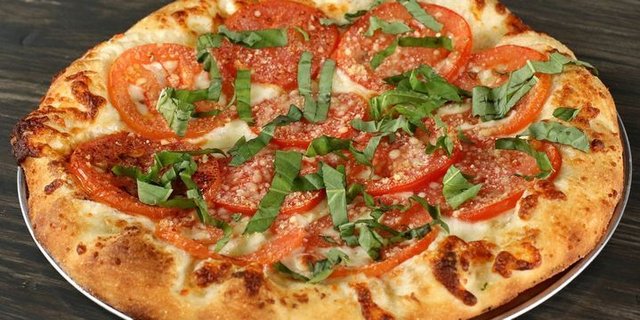 Neopolitan Pizza w/ Cauliflower Crust