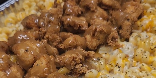 Aunt Bae Mac & Cheese