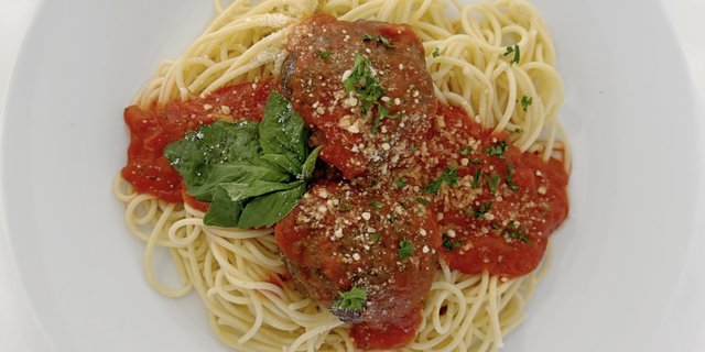 Traditional Spaghetti & Meatballs