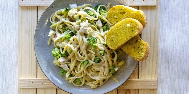 Chicken Broccoli Alfredo