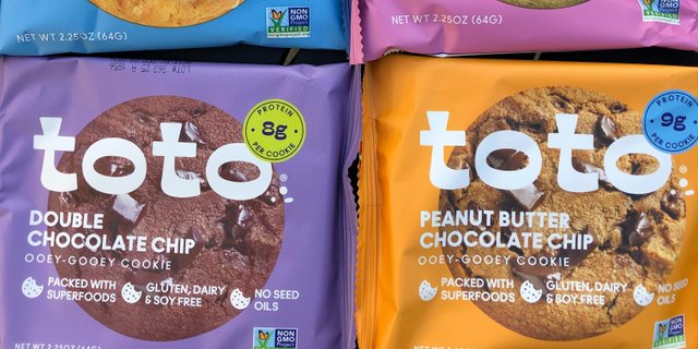 Toto Plant-Based & Gluten-Free Ooey-Gooey Cookies