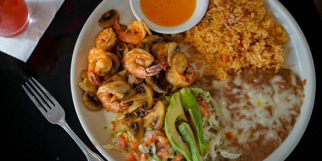 Camarones Mojo de Ajo