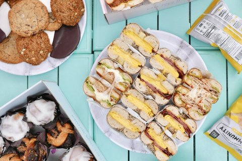 12 Melty Classics Sandwich Box
