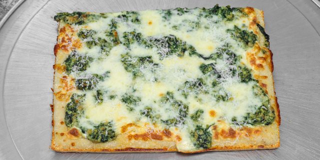 Grandma Cream & Spinach Pizza