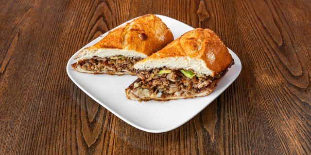 Torta De Carnitas