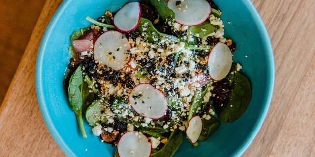 Goat Cheese & Fig Salad