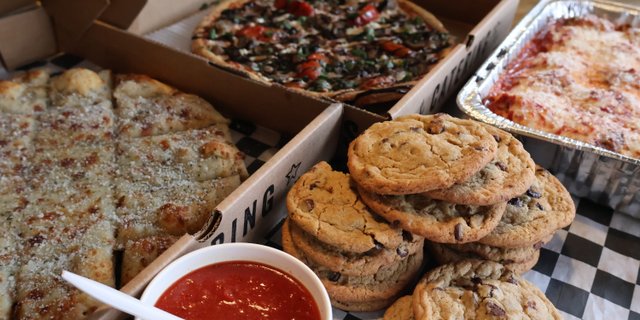 Social Pizza Package