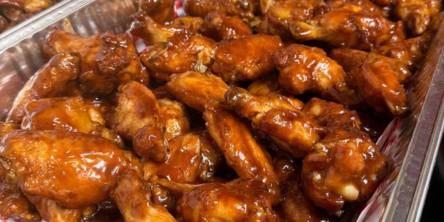 Bone-In Wings Tray