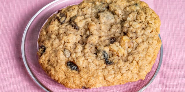 Oatmeal Raisin w/ Walnuts Cookies