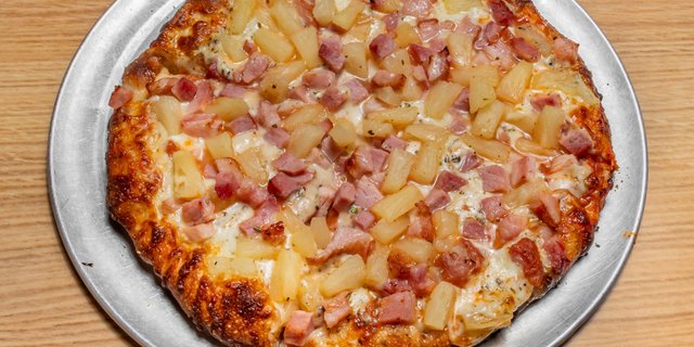 Hawaiian Pizza