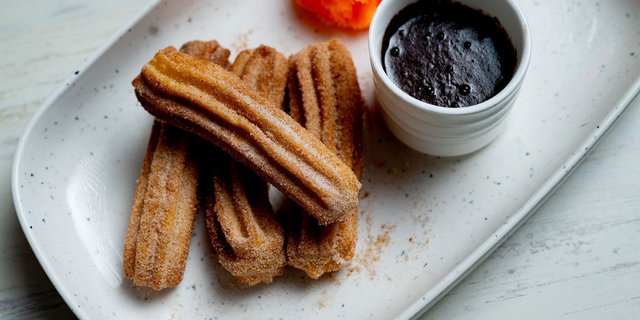 Churros W/ Chocolate Sauce