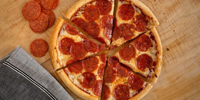 GF Roni Pizza (10" Individual)