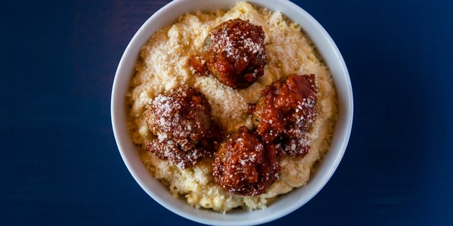 Meatball Mac & Cheese Tray
