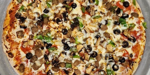 18" Loaded Deluxe Pizza