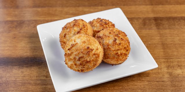 Large Coconut Macaroon