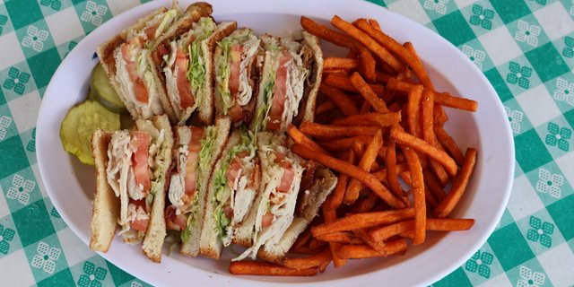 The "Club House" Turkey Sandwich