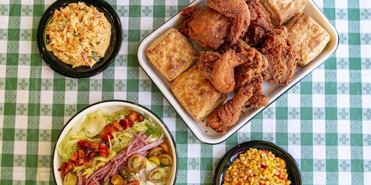 Daisy's Po Boy and Tavern Catering in Chicago, IL 5215 S Harper Ave