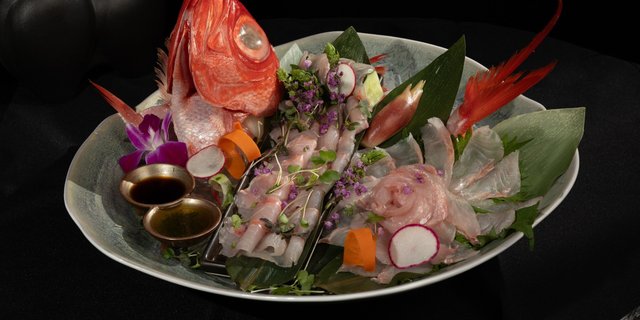 Red Snapper Sashimi (2 Pieces)