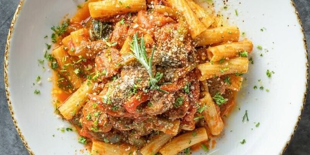 Pink Beef Rogu Pasta