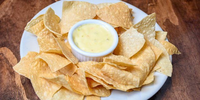 Queso Dip w/ Chips