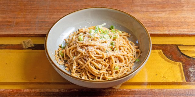 Garlic Noodles w/ Tofu