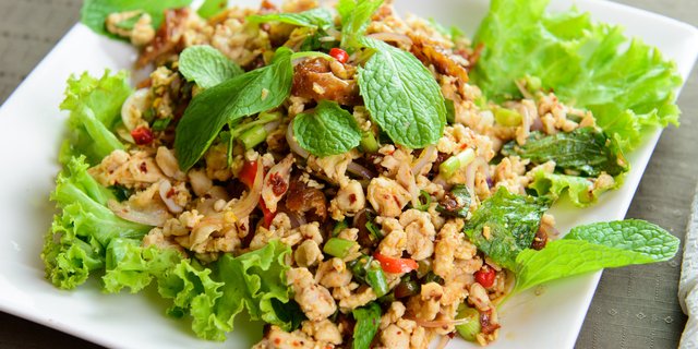 Zesty Thai Chicken Lettuce Wraps (Larb Gai)