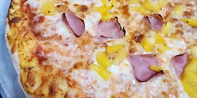 Hawaiian Pizza