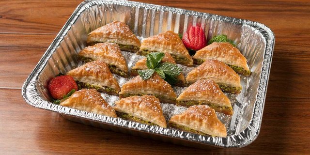 Baklava Tray (12 Pcs)