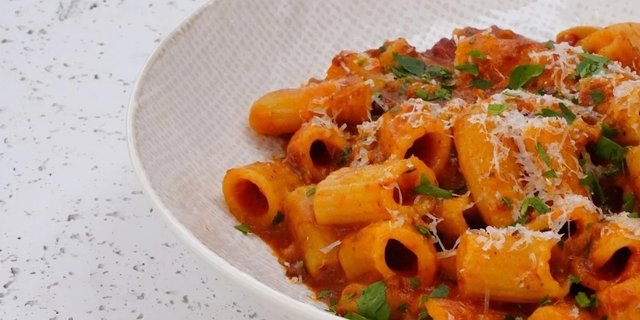 Rigatoni Bolognese