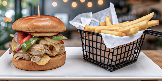 Chicken Sandwich Boxed Lunch