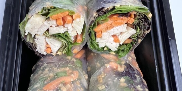 Garlic Chicken Summer Roll