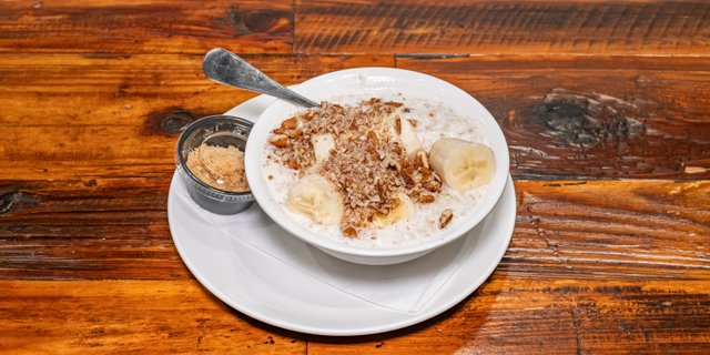 Honey-Nut Banana Oatmeal