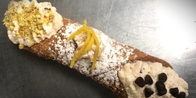 Cannolis